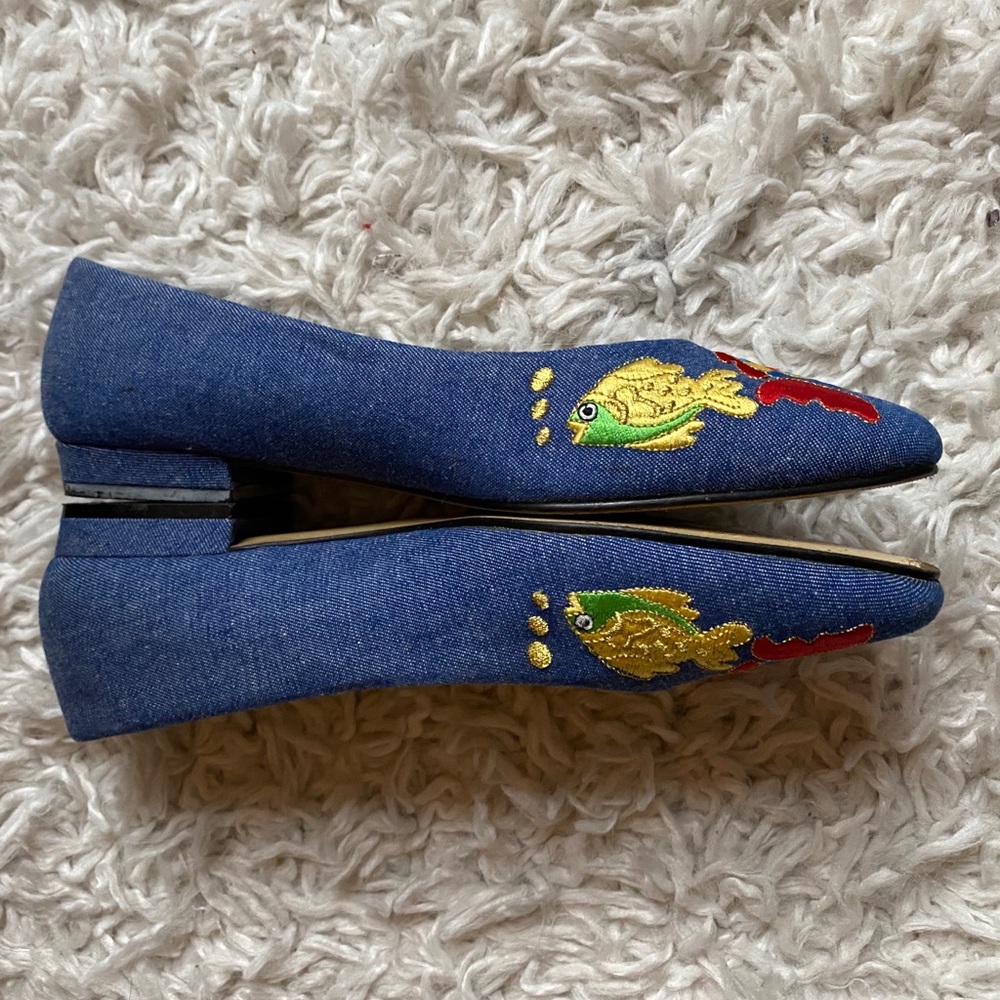 Amanda vintage Emma Kissing fish embroidered shoes - Picture 5 of 7